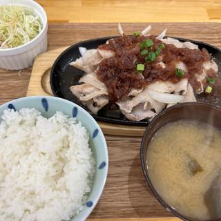 バラ肉生姜焼き定食(豚飯坊屋)