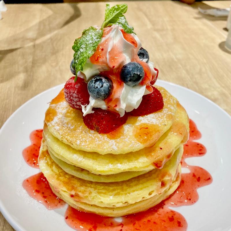 苺とミックスベリーのパンケーキ(KIEFEL ららぽーと堺店)