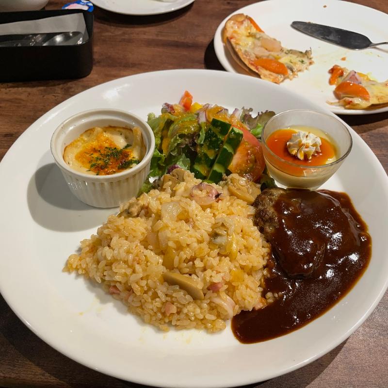 ピラフハンバーグプレート(Restaurant＆Café KURA. （レストランアンドカフェクラドット）)