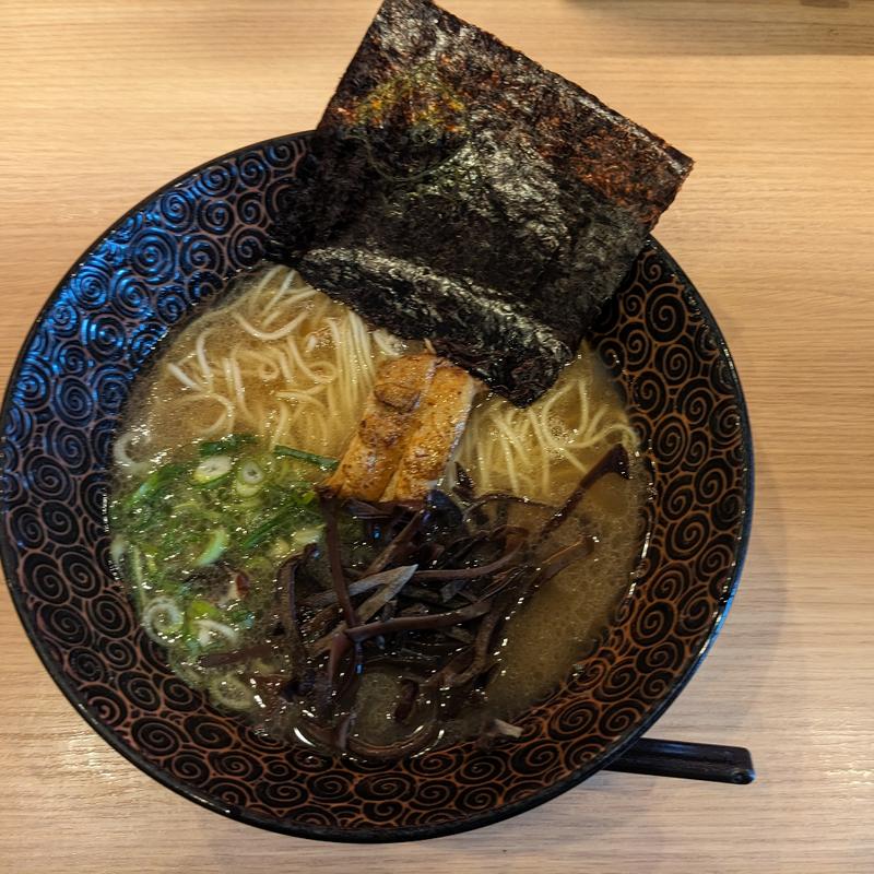 豚骨ラーメン（並）(麺家 いっぽう)