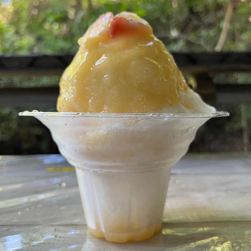 幸せの桃みるく（あかつき、川中島白桃）(かき氷　山田屋)