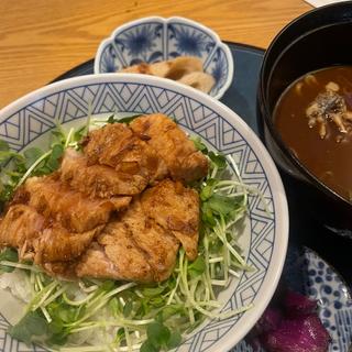 マグロのハラミステーキ丼(マルサ水産 四軒家店)