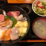 海鮮丼(秋葉原漁港 快海 （あきはばらぎょこう かいかい）)