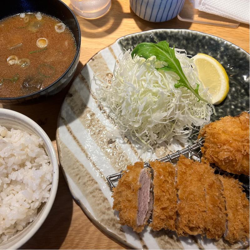 蟹クリームコロッケとヒレカツ(名代とんかつ かつくら 京都駅ビル店 （なだいとんかつ かつくら）)