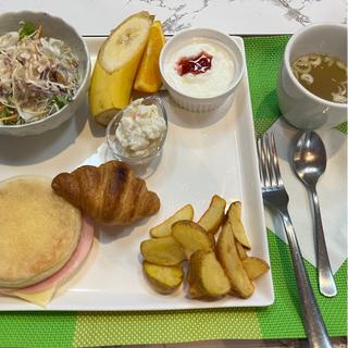 朝食セット(虹色の飛行船)