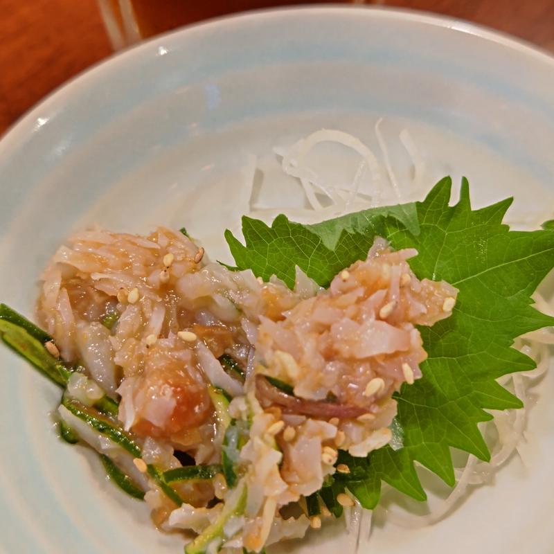 鶏なんこつ梅肉和え(ます家 関内店)