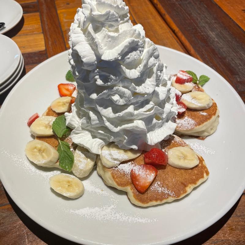 ストロベリー＆バナナホイップパンケーキ(コナズ珈琲久留米)