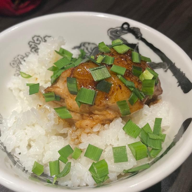 おにく飯(カラシビ味噌らー麺 鬼金棒 （キカンボウ）)