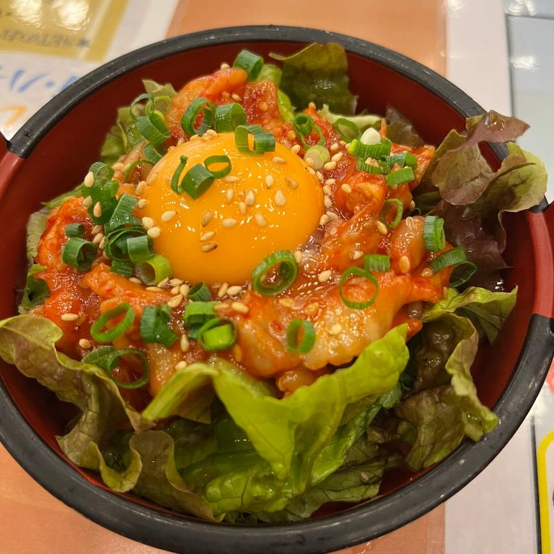 えんがわユッケ(築地の宴 源ちゃん 浅草ROXまつり湯店)