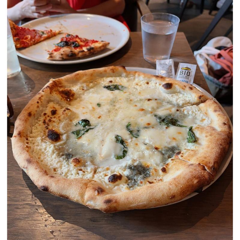 チーズのピザ(MORETHAN広島)