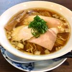 醤油らぁ麺(らぁ麺 紫陽花 （ラアメン アジサイ）)