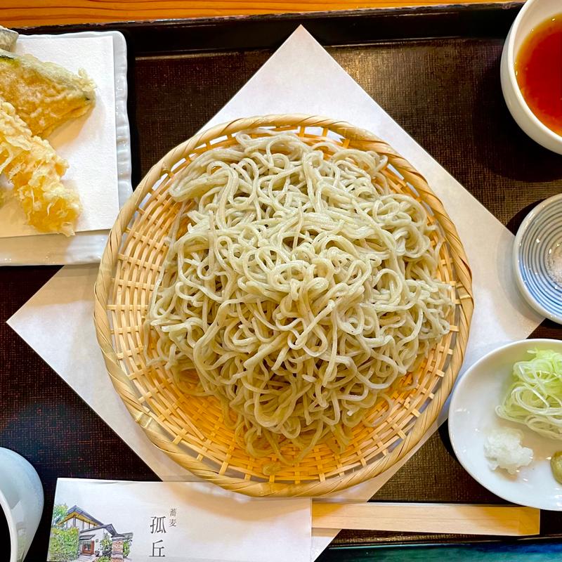 大盛り九一蕎麦と海老天セット(蕎麦　孤丘)