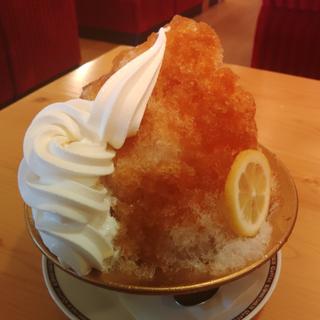 かき氷　クラフトコーラ + ソフトクリーム(コメダ珈琲店 大崎古川店)