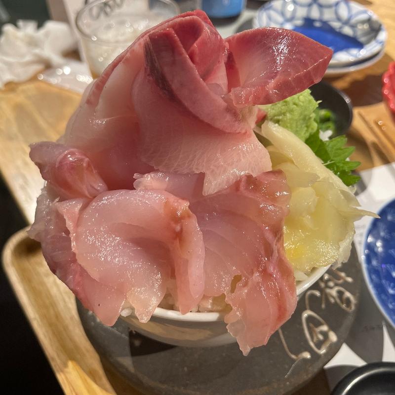 海鮮丼(シハチ鮮魚店 狸COMICHI店)