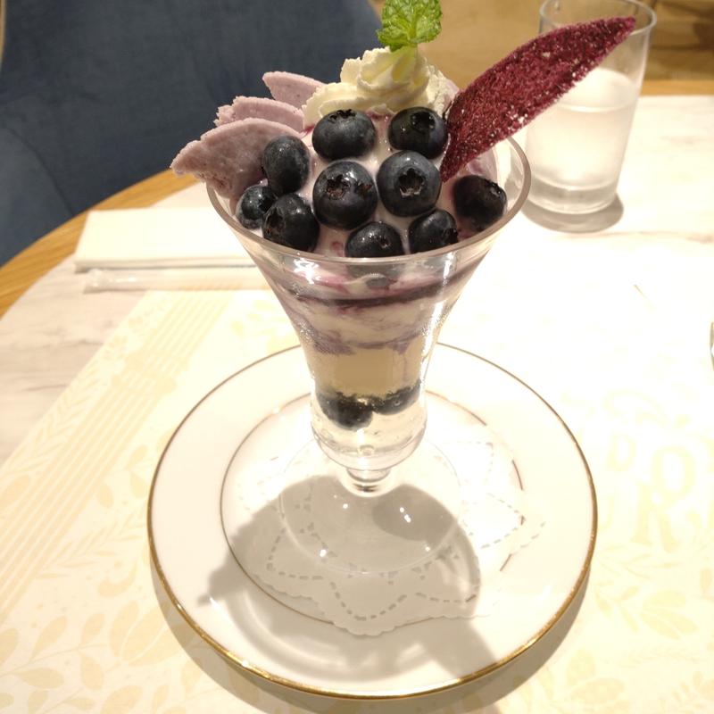 期間限定ブルーベリーパフェ(資生堂パーラー サロン・ド・カフェ ラゾーナ川崎店)