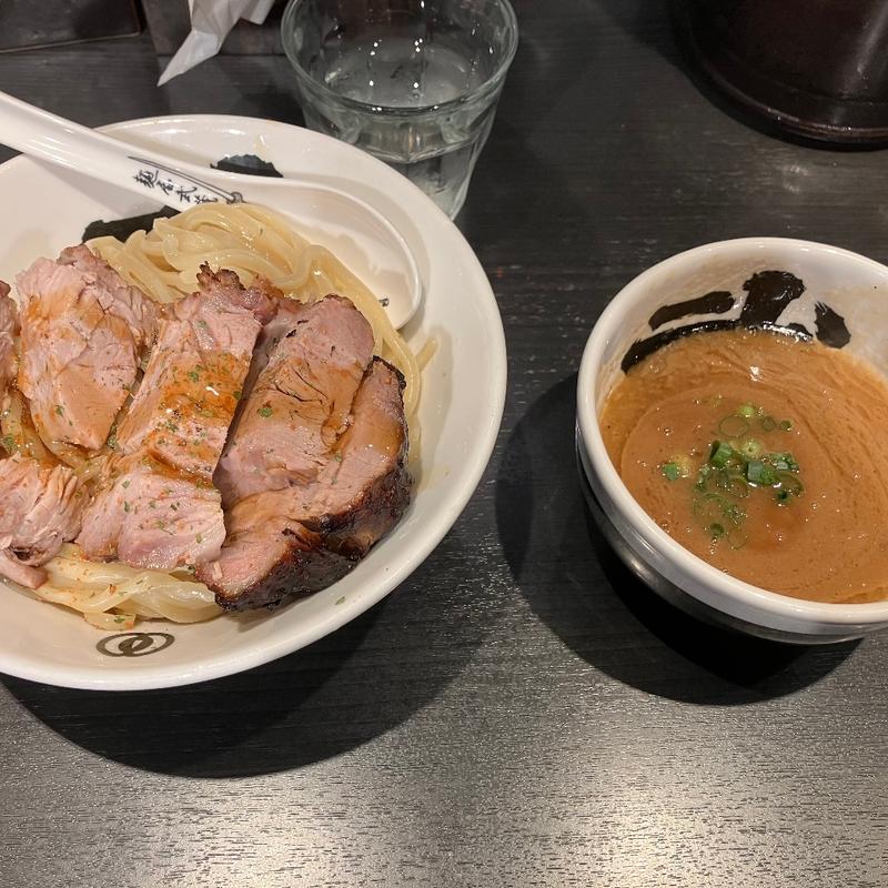 濃厚白厚切りローストポークつけ麺(麺屋武蔵 武骨相傳)