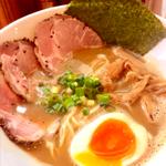 とりとんこつラーメン(ラー麺 陽はまた昇る )