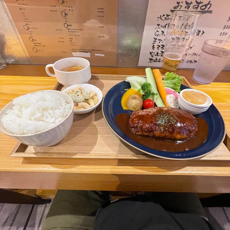 粗挽きハンバーグ(スタンド やおぱち)