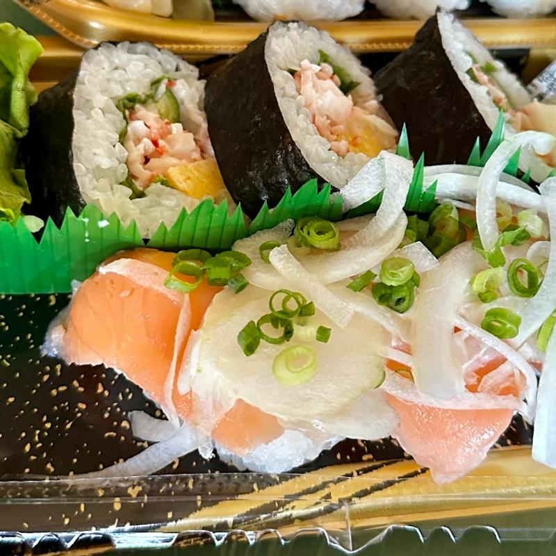 寿司(サーモン)巻物セット(ベルクス 東墨田店)