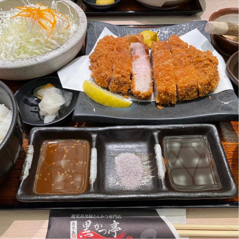 上ロースカツ定食(黒かつ亭 （くろかつてい）)