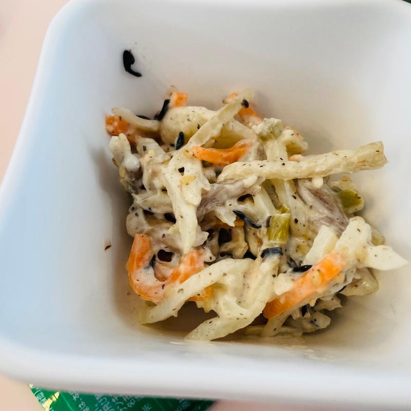 根菜サラダ(東京都立大学 生協食堂部)