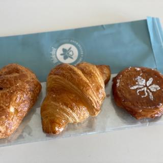 (Halekulani Bakery)