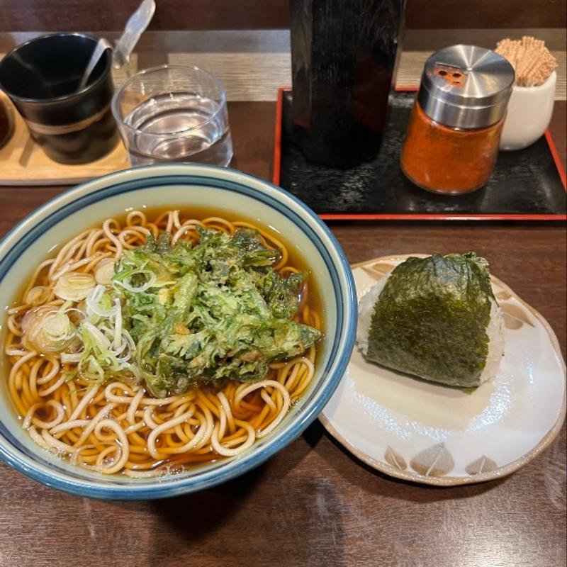 春菊天そば　おにぎり(そば滝)