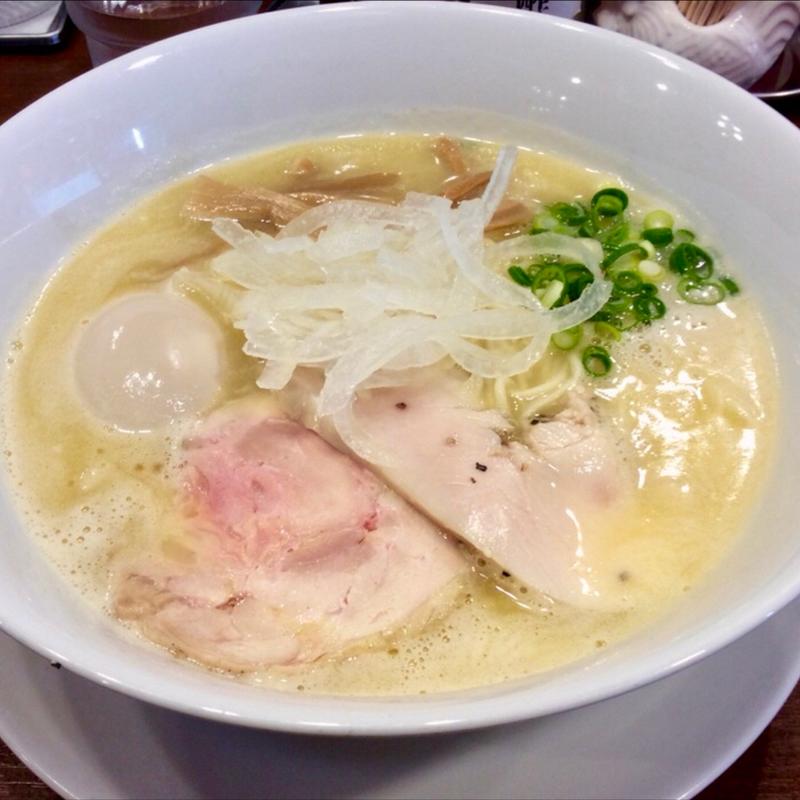 濃厚白湯塩ラーメン(鶏そば から揚げ 専門店 らーめん風見鶏 西田辺)