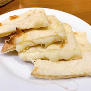 チーズナン（ランチセット）(アジア料理sapana （サパナ【旧店名】ベン タ イン）)