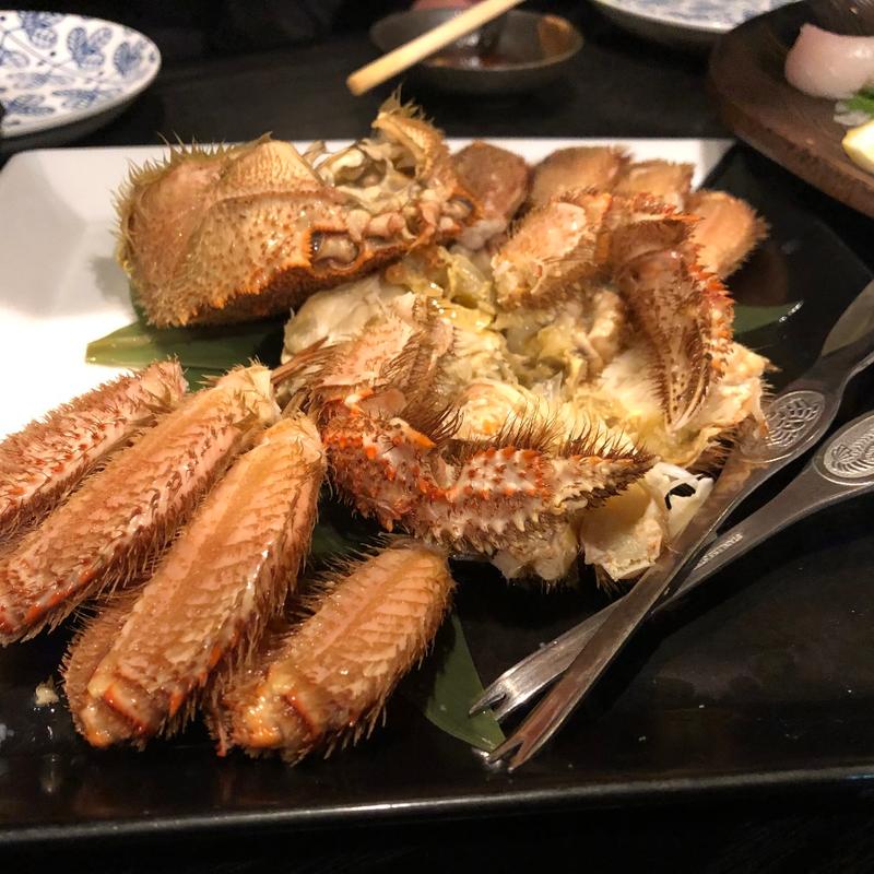 おまかせの刺身と毛蟹(個室×海鮮居酒屋 かりーな )