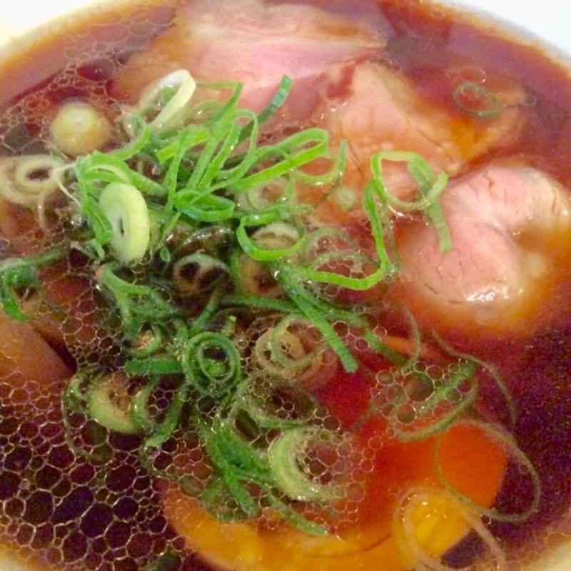 黒(鶏魚介醤油)(麺屋シマフクロウ )