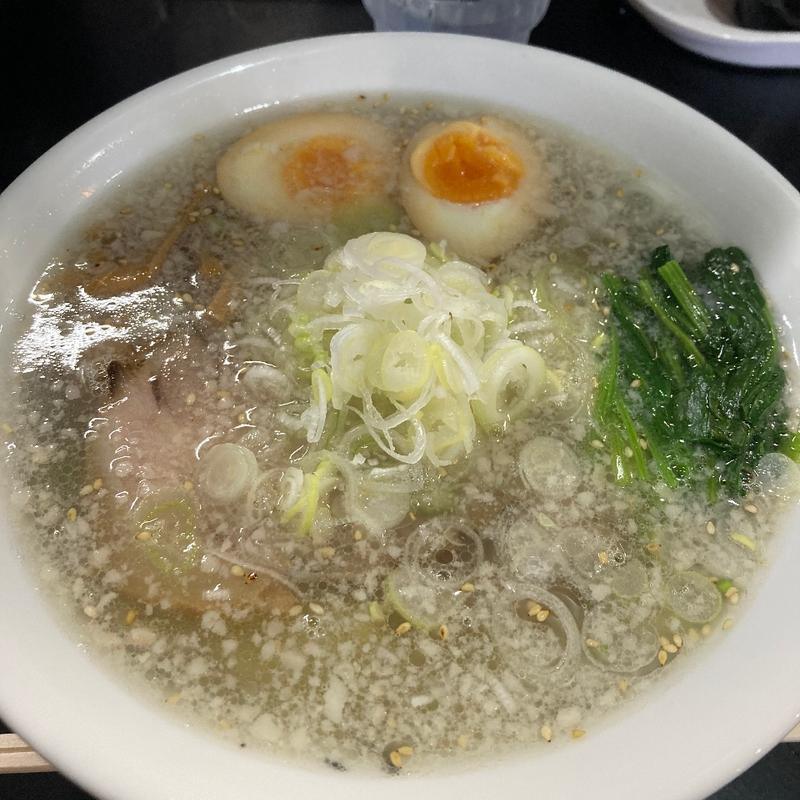 こってり塩そば＋煮卵＋ほうれん草(めん処 成 （せい）)