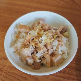 チャーコマ丼(らーめん 燦々（さんさん）)