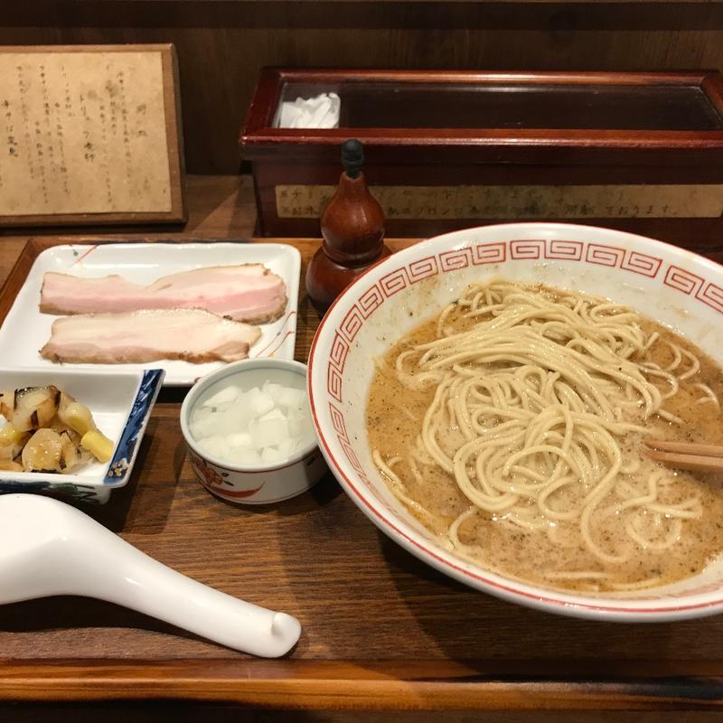 鯖そば(炭火焼濃厚中華そば　奥倫道)