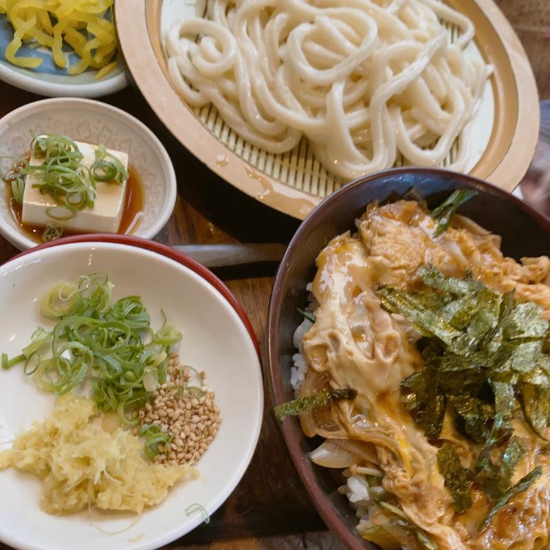 ミニ玉子丼とざるうどん(手打ちうどん 初太 本店)