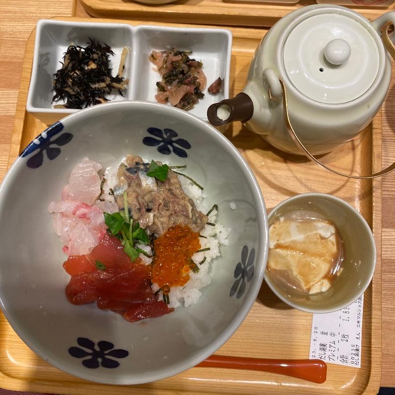 贅沢漬け　海鮮だし茶づけ(だし茶漬け えん エキマルシェ大阪店)