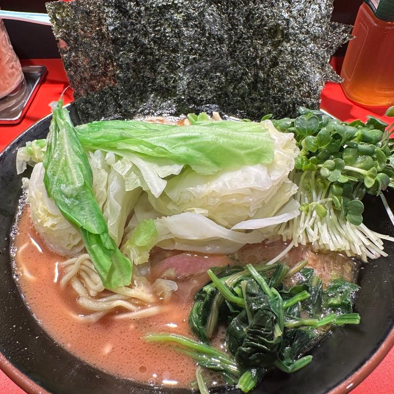 ラーメン中　キャベツ.かいわれ(横浜ラーメン斎藤家)