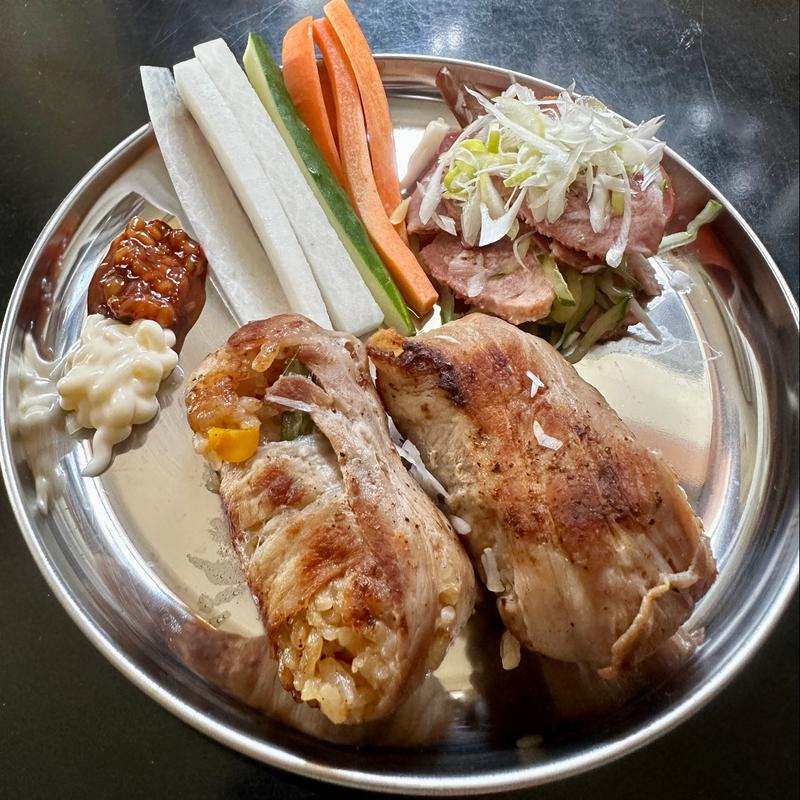 ワンプレート(肉巻きライス、ねぎタン塩、野菜スティック)(ベルクス 東墨田店)