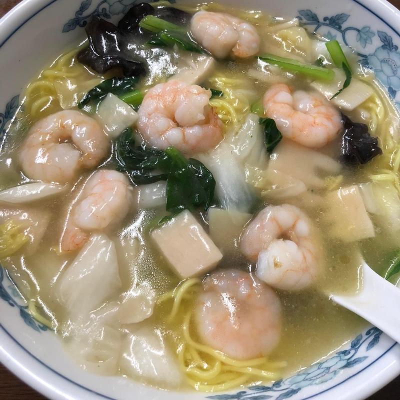 エビそば(中華茶屋 梁山泊 （チュウカチャヤリョウザンパク）)