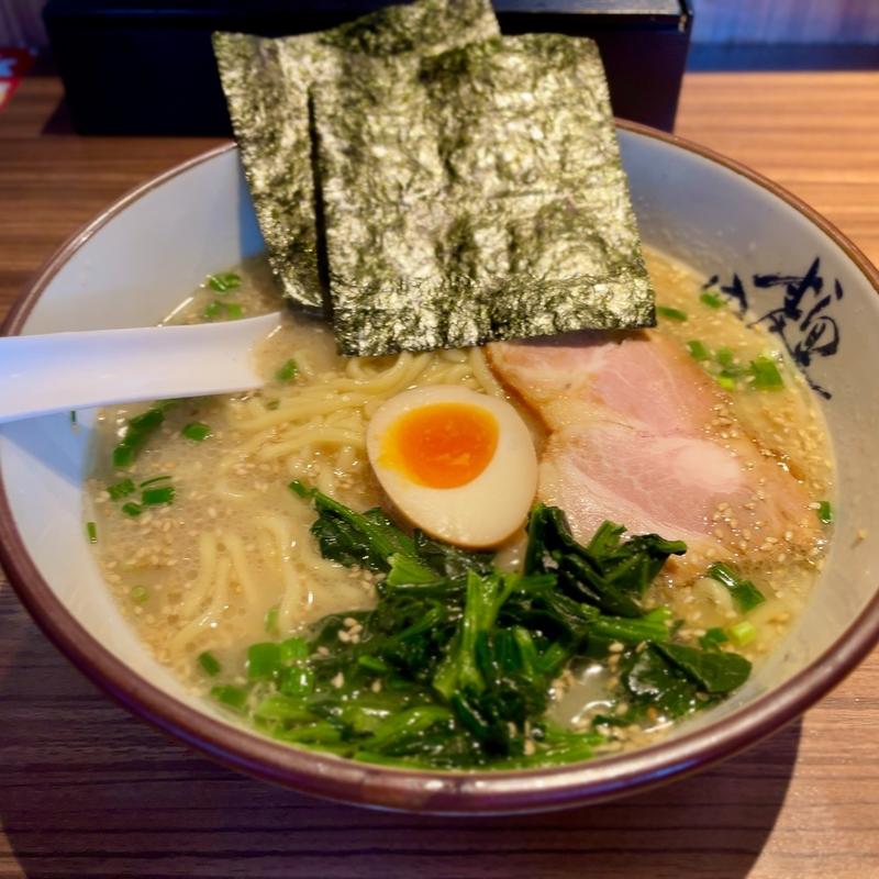 豚骨ラーメン塩(究極ラーメン 横濱家 都筑インター店)