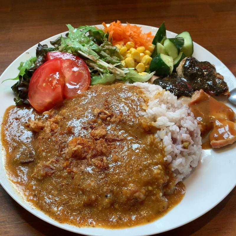 鶏もも肉のグリル&スパイスカレー(カフェはなはな)