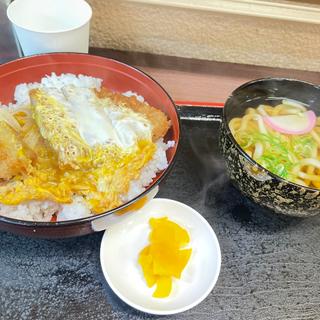 カツ丼ミニうどんセット(大山田PA（下り線） おいない食堂)