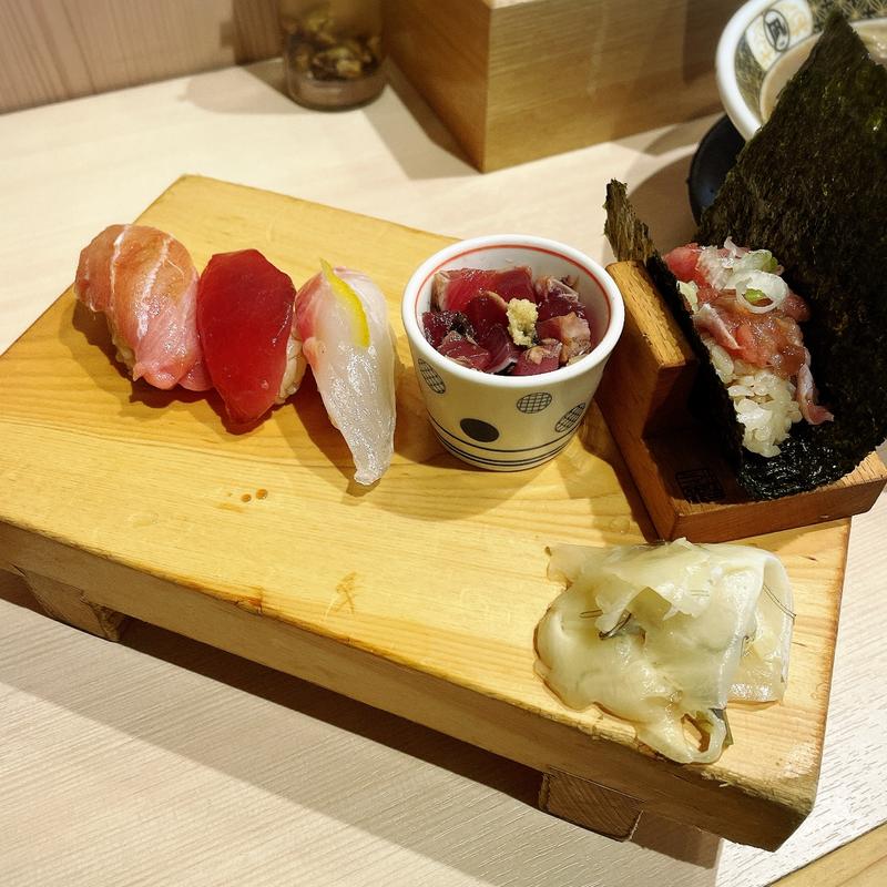 赤酢握り5貫(すごい煮干ラーメン野毛 すし 釣りきん)