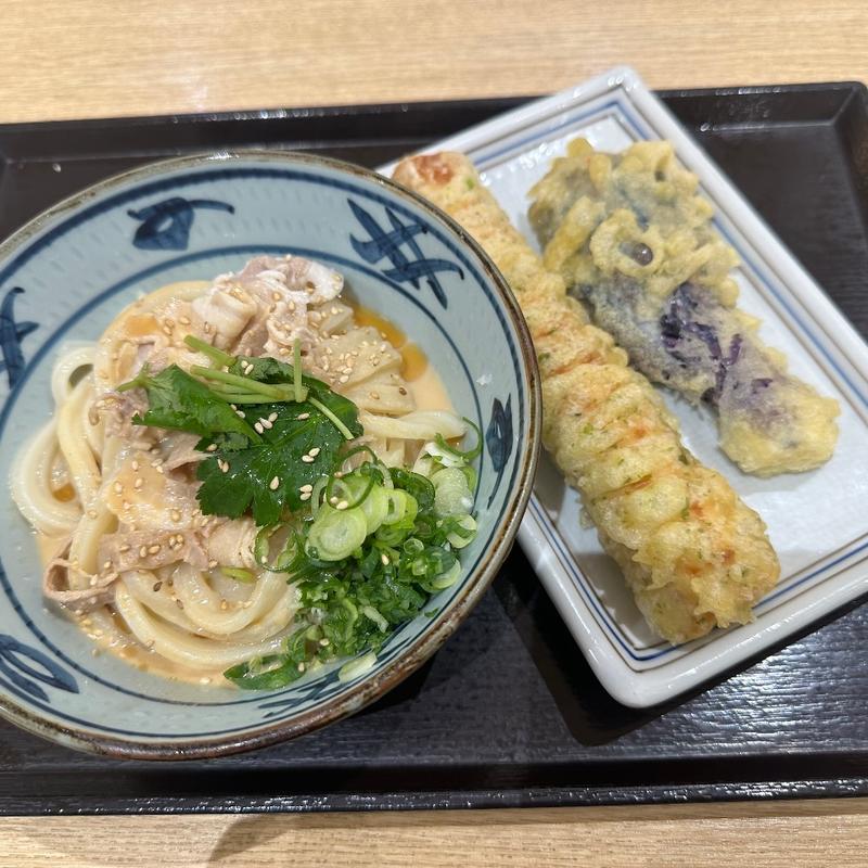 豚しゃぶゴラダレ冷やしうどん➕ちくわ&京なす天(宮武讃岐うどん アリオ橋本店)