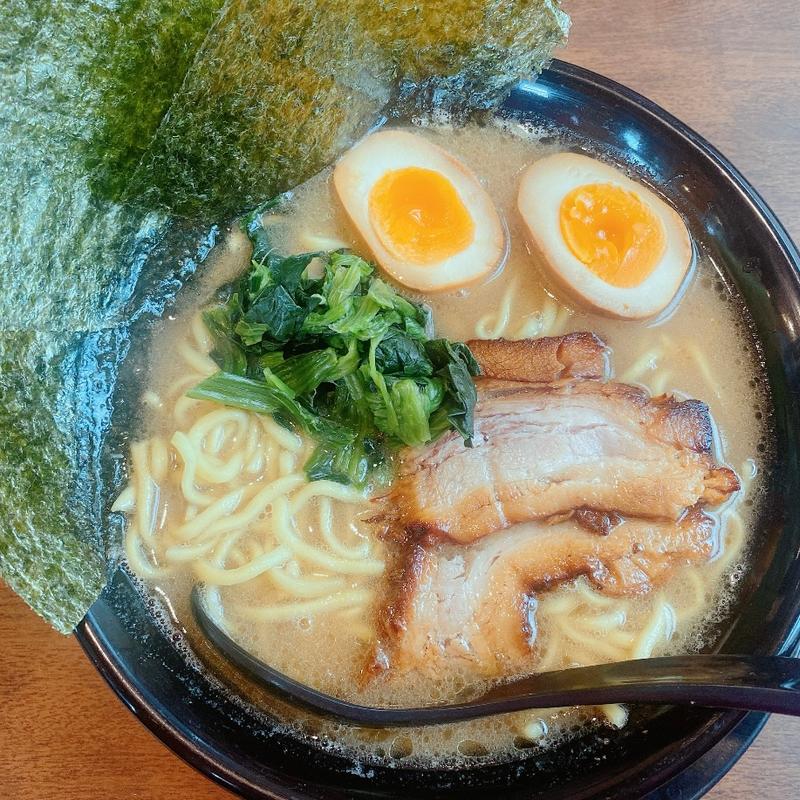 味玉つき一国堂式家系ラーメン(熟成チャーシュー らーめん一国堂 岡崎本店)