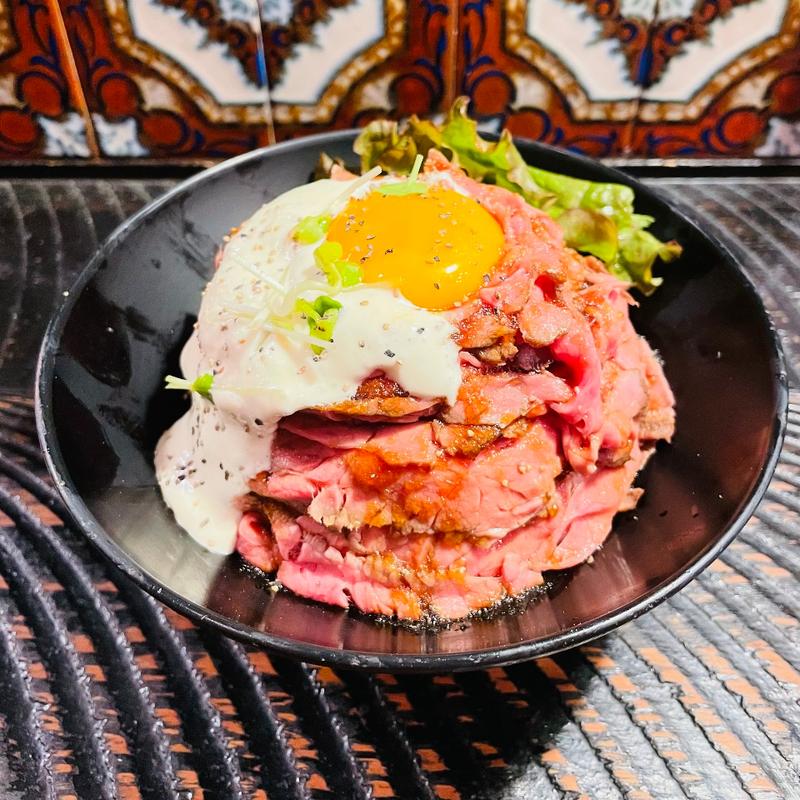 ローストビーフ丼(並)(レッドロック 高田馬場店)
