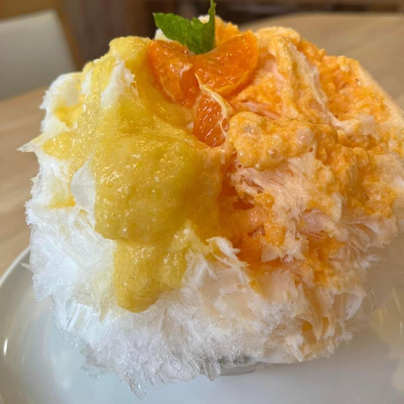 パイナップルとクリーミーミカンのMIXかき氷(しあわせ かき氷店)