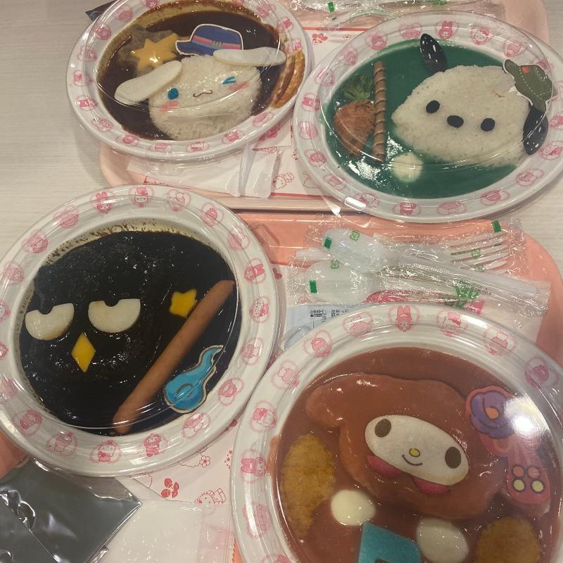 (キャラクターフードコート)