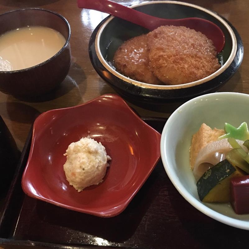 牛すじ入りコロッケ定食(小町)