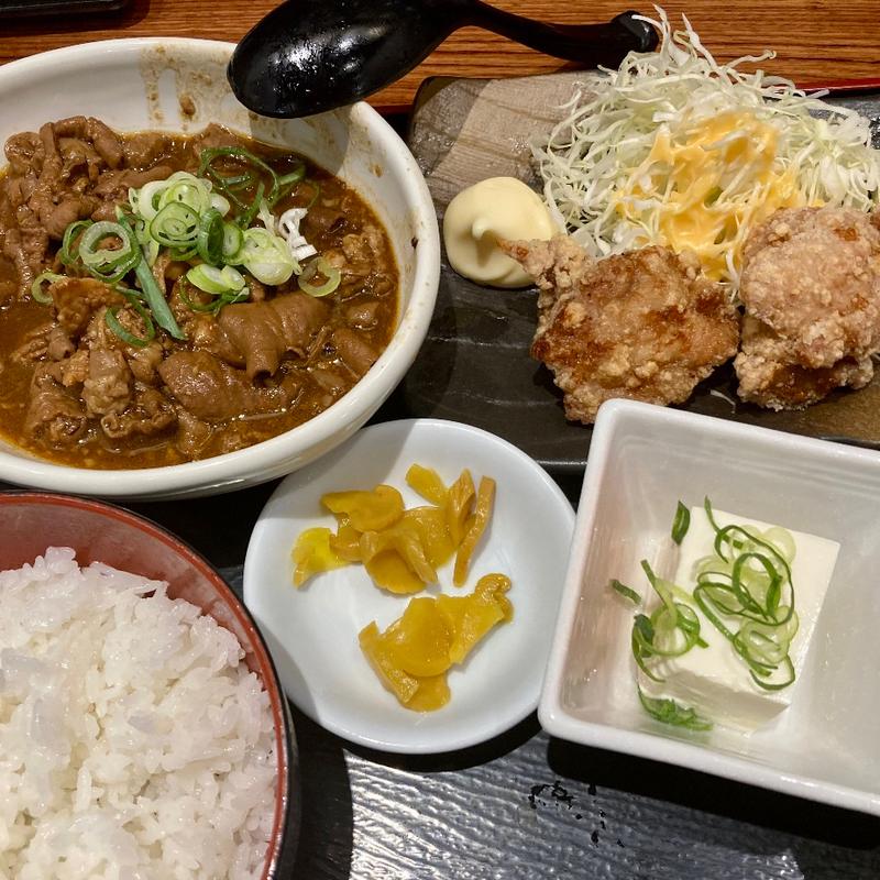 もつ煮込み&鶏の唐揚げ定食(鍛冶屋 文蔵 東陽町店)